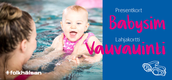 Presentkort för babysim. På bilden simmar en glad baby tillsammans med sin förälder. 
